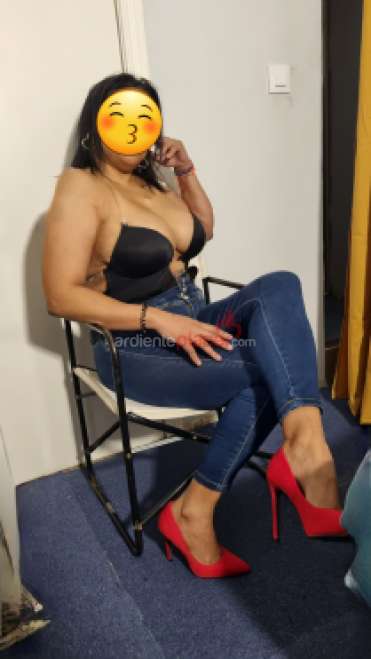 Laura 33 años Latina